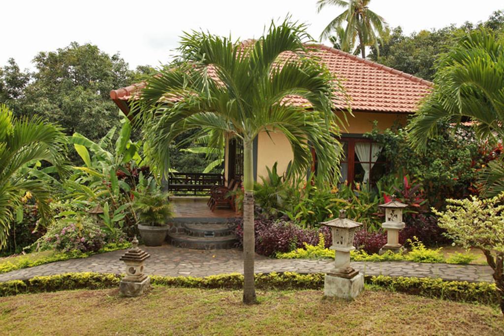 Puri Mangga Sea View Resort And Spa Lovina Eksteriør billede